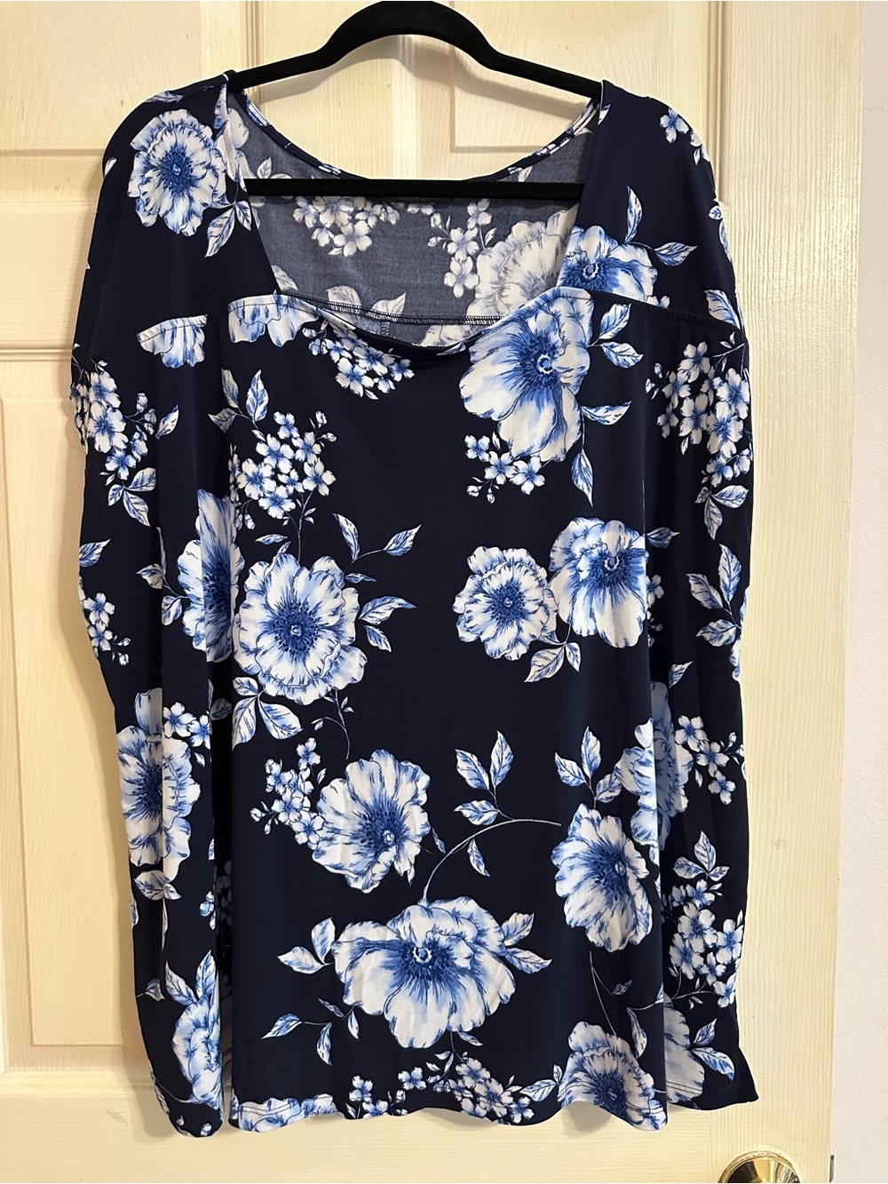 Women’s Navy Blue Floral Cap-sleeve Top